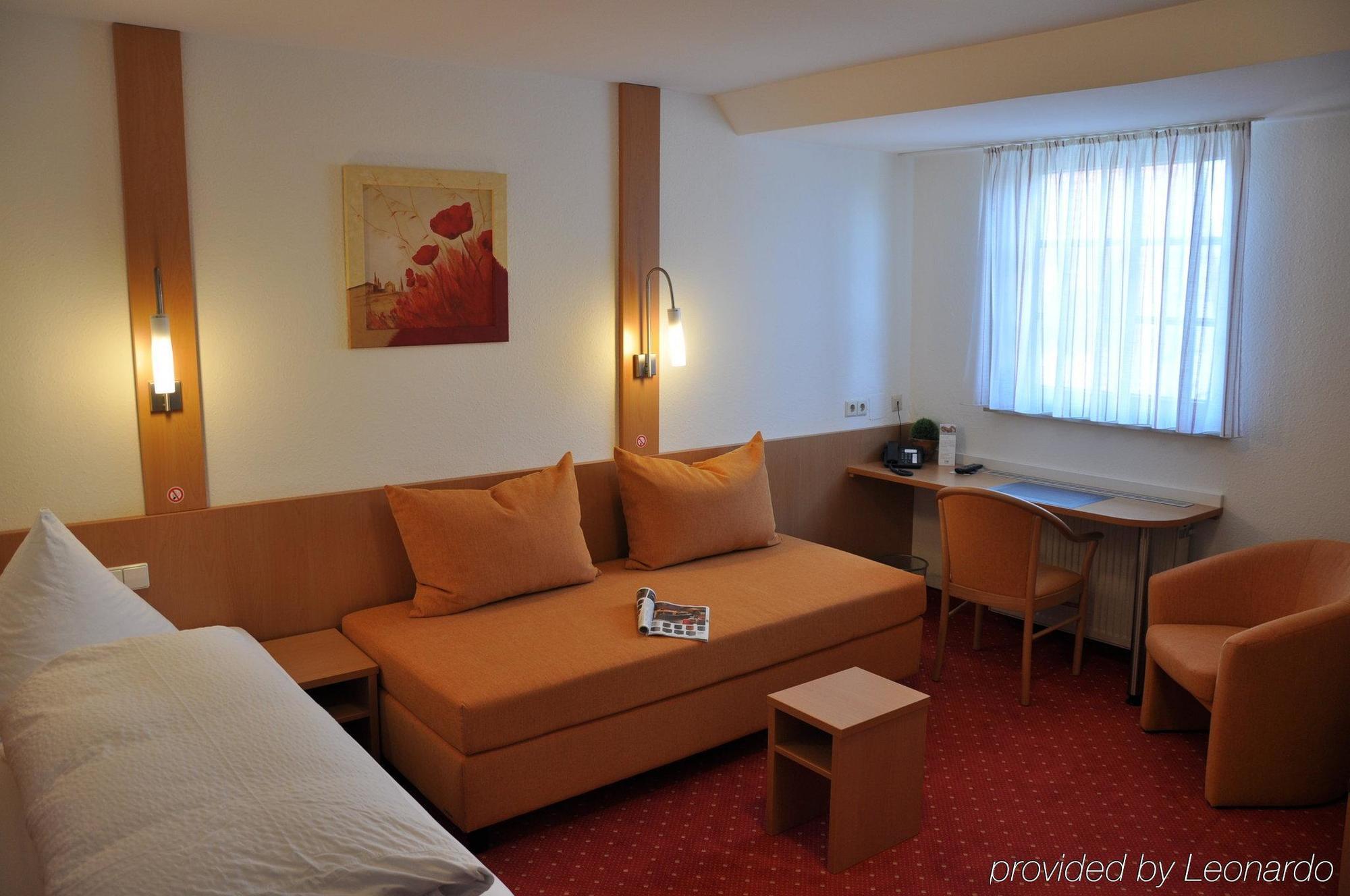 Loewen Hotel & Restaurant Wendlingen am Neckar Bagian luar foto