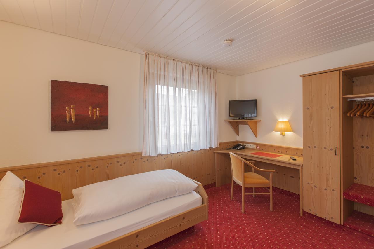 Loewen Hotel & Restaurant Wendlingen am Neckar Bagian luar foto